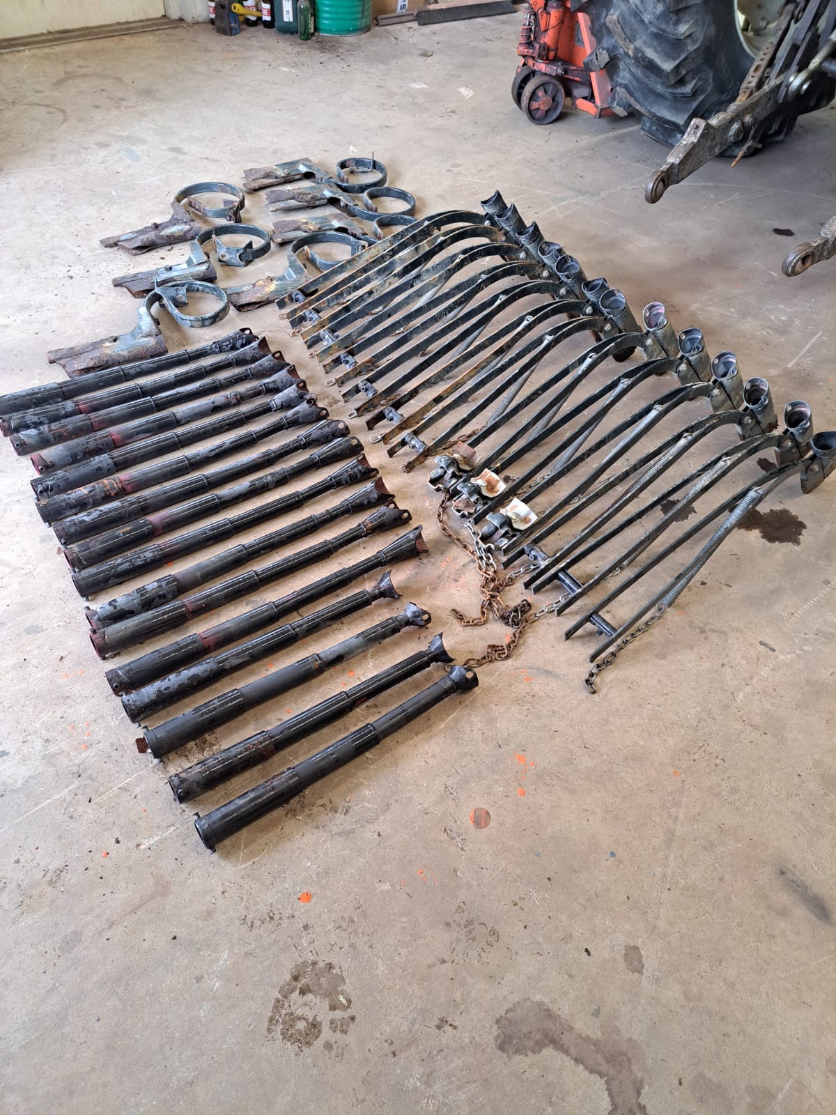 Tume 1000 sarja varaosia