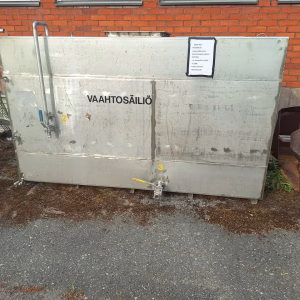 3000litran rosterisäiliö hanalla